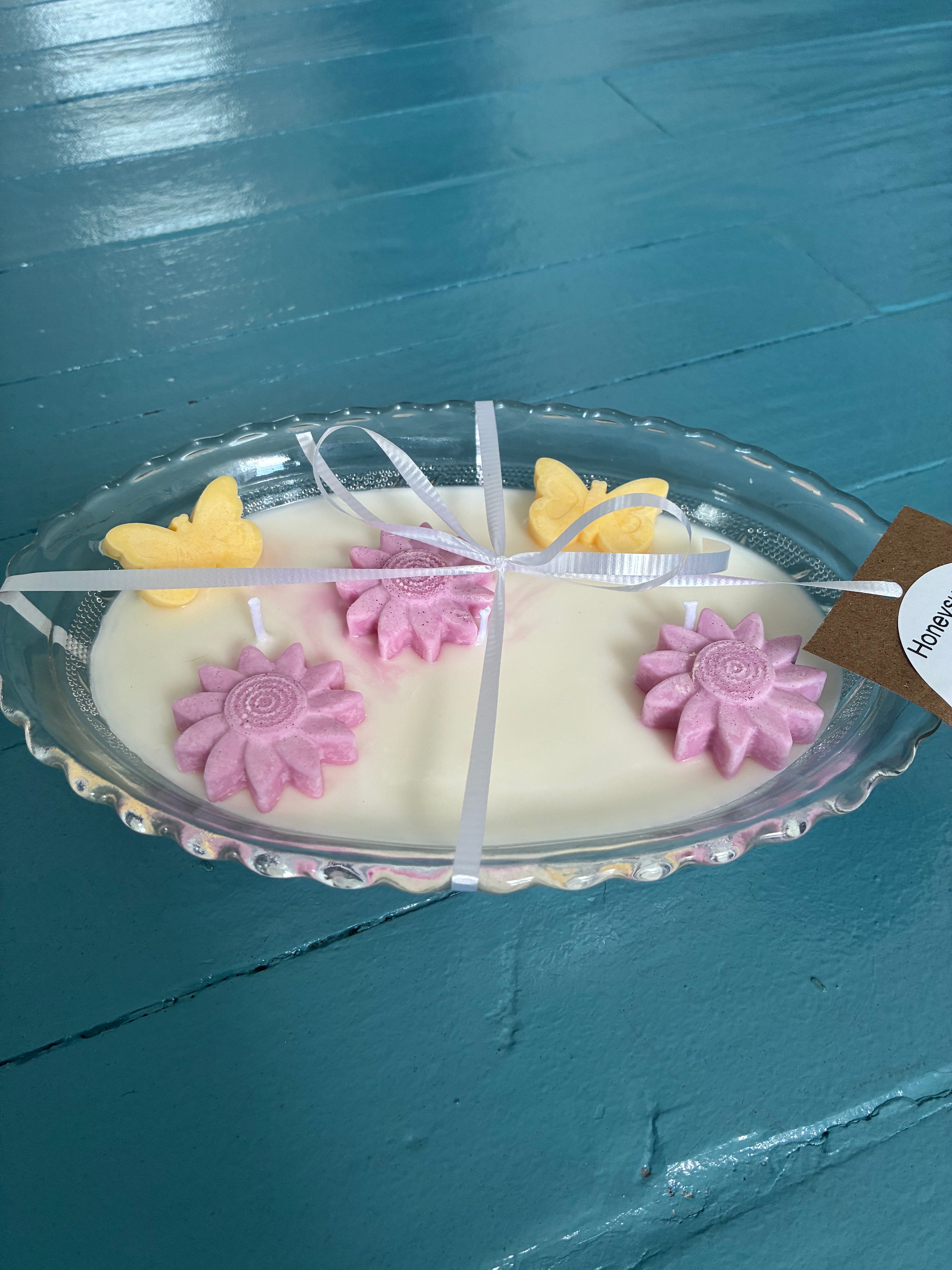 Honeysuckle candle
